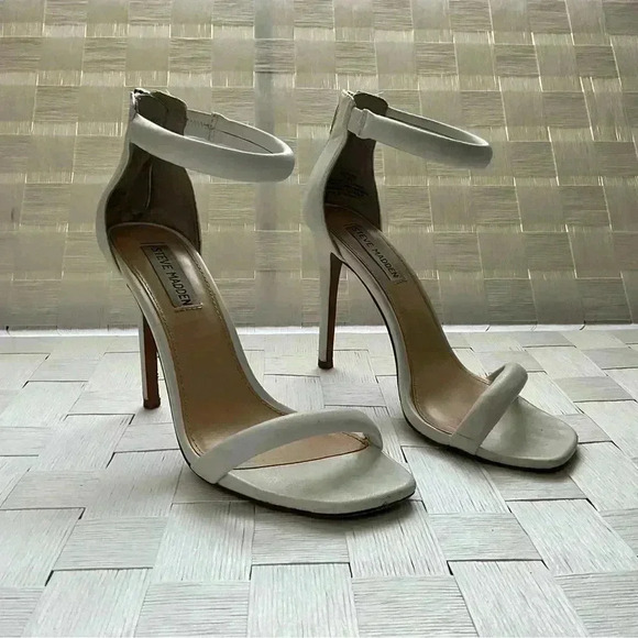 Steve Madden, White, 4 inch Stiletto Heel, Size 7.5M, Functional Back Zipper - Picture 1 of 11